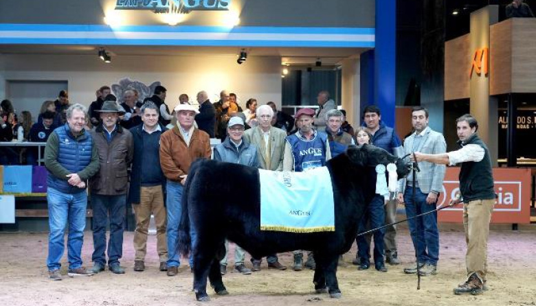 El Mejor Ternero Negro fue para “La Clo” y el Mejor Ternero Colorado para “Las Tranqueras”