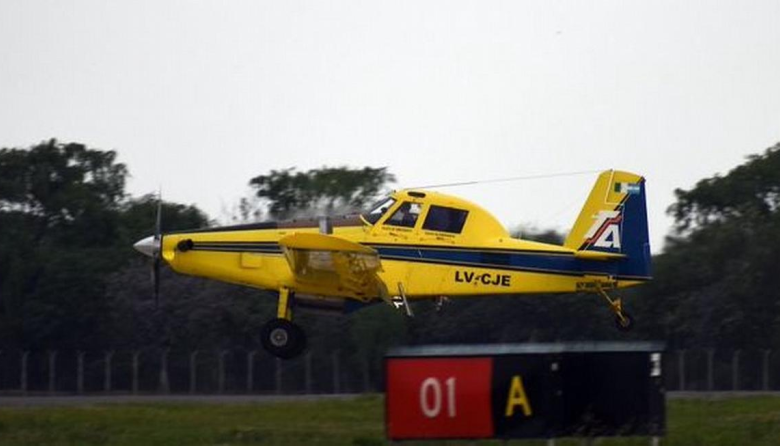 La proeza de los siete aviones argentinos que cruzaron el Atlántico para combatir incendios rurales