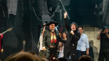 Javier Milei copó Jesús María: cantó con el Chaqueño Palavecino y ratificó su vínculo con Córdoba