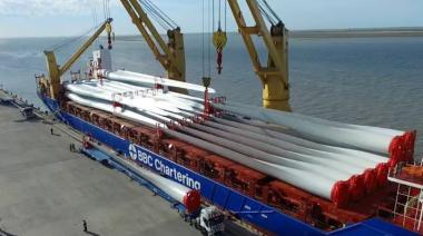 Bahía Blanca recibió 30 palas eólicas y consolida su papel clave en la logística energética