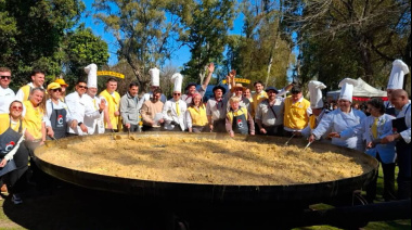 Cocinaron un omelette gigante con 10.000 huevos para difundir las bondades de la proteína avícola