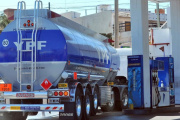YPF anunció que bajará 4% los precios de la nafta y el gasoil desde el 1° de mayo