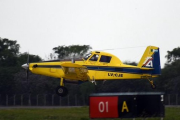 La proeza de los siete aviones argentinos que cruzaron el Atlántico para combatir incendios rurales